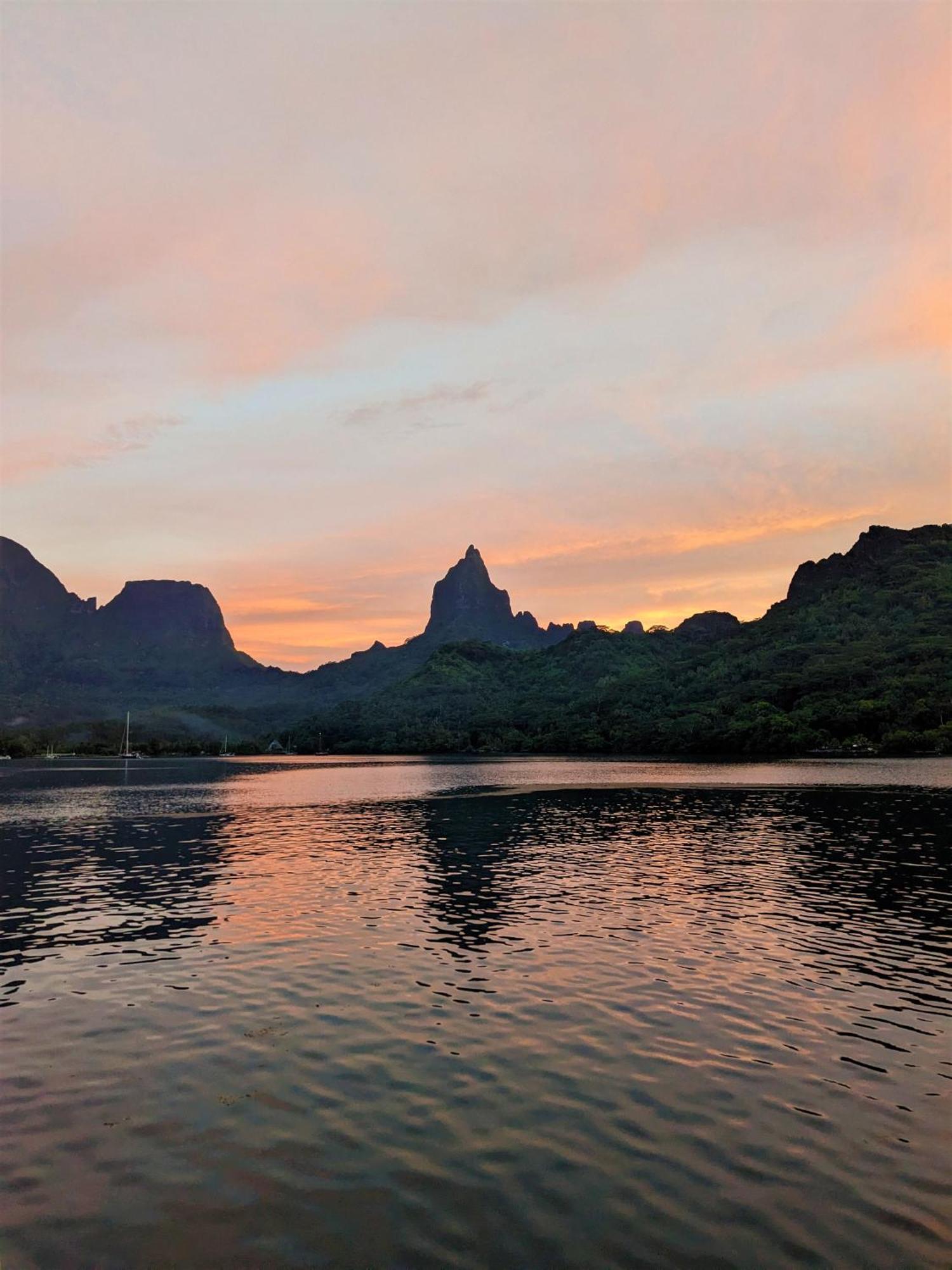 2 Nuits Insolites & 1 Excursion Voile A Bord Du Voilier Mori Ora Moorea Luaran gambar